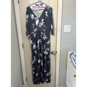 Maternity maxi dress